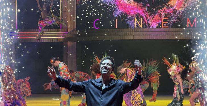Max Giesinger am Eis am 02.01.2026 bei der Holiday on Ice Show &bdquo;Cinema of Dreams&ldquo; in der Olympiahalle (&copy;Foto: Martin Schmitz)